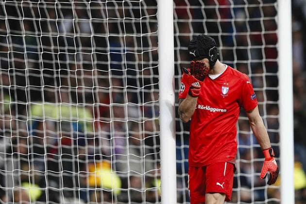 FuÃŸball, Champions League, Real Madrid - MalmÃ¶ FF 08.12.2015. Madrid, Spain. Johan Wiland (1) Malmo keeper disappointed as Karim Benzema (9) Real Madrid scores the first goal during the UEFA Champions League between Real Madrid versus Malmo FF at the Santiago Bernabeu stadium xEnriquexdexlaxFuentex  ActionPlus11687281