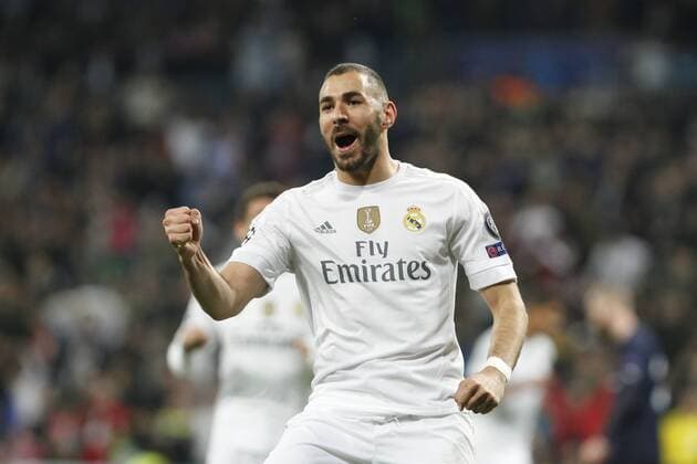 Real Madrid s Karim Benzema celebrates a goal during 2015 16 Champions League soccer match between Real Madrid and Malmo at Santiago Bernabeu stadium in Madrid, Spain. December 08, 2014.  (20151208015)