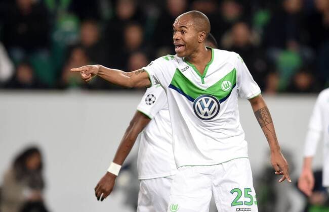 FUSSBALL CHAMPIONS LEAGUE SAISON 2015 2016 VORRUNDE VfL Wolfsburg - Manchester United ManU 08.12.2015 Naldo (VfL Wolfsburg) 