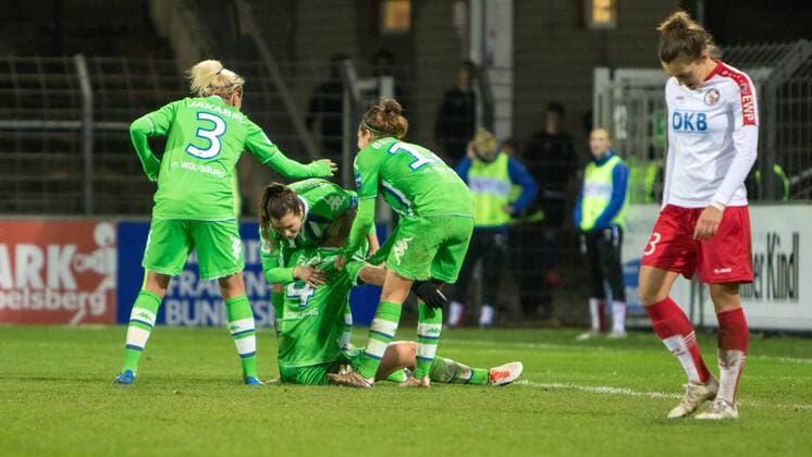 Fußball, DFB-Pokal der Frauen, 1. FFC Turbine Potsdam - VfL Wolfsburg; Nilla Fischer (Wolfsburg; Kapitänin, captain, 4) Jubel, Torjubel, Freude, Emotion, Torerfolg, Aktion, action, goal, goal celebration, celebrates. xtgx