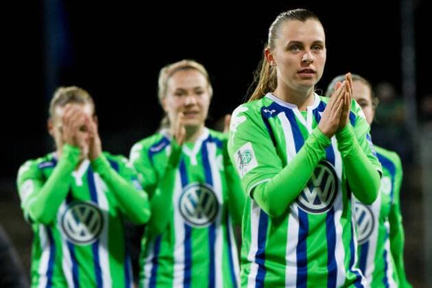 09.12.2015, xfrx, Fussball DFB-Pokal Damen, Turbine Potsdam - VfL Wolfsburg, emspor v.l. Isabel Kerschowski (VfL Wolfsburg),Zsanett Jakabfi (VfL Wolfsburg),Noelle Maritz (VfL Wolfsburg),Anna Blaesse (VfL Wolfsburg)