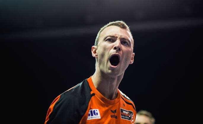 Berlin, Deutschland, 10.12.2015: Volleyball DVV Pokal Saison 2015 2016 Halbfinale - BR Volleys - United Volleys RheinMain. Paul Lotman (BR Volleys 9)