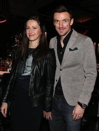 07.12.2015, Fußball 1. Bundesliga Saison 2015 2016 VfB Stuttgart Jahresabschlussfeier im Goldbergwerk in Fellbach: Christian Gentner mit Frau Verena