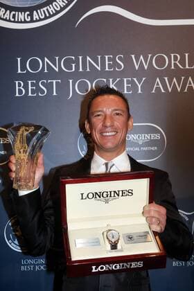11.12.2015, Hong Kong, Hongkong, CHN, CHINA - Jockey Frankie Dettori poses with the trophy and his Longines watch after the LONGINES World™s Best Jockey Award ceremony. (Jockey, Dettori, Ehrung, Portrait, Portraet, Porträt) 110D111215HONGKONG.JPG