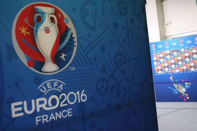 12.12.2015, xjfx, Fussball EM 2016 Auslosung Gruppen, emspor, v.l. Logo UEFA EURO EM Europameisterschaft Fussball 2016 France , Mixed Zone