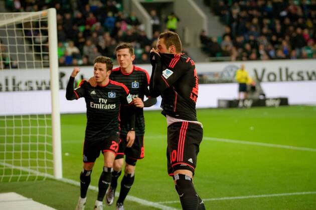Wolfsburg, 12. Dezember 2015 Fussball, Bundesliga, 16. Spieltag, VfL Wolfsburg Hamburger SV: Nikolai Müller (mitte) bejubelt mit Gregoritsch und Lasogga das 1:0 des HSV