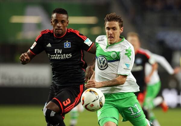 Cleber, Max Kruse Aktion Spielszene Zweikampf Fußball Fussball DFL erste 1.Bundesliga Herren Saison 2015 2016 12.12.2015 VfL Wolfsburg vs. Hamburger SV HSV