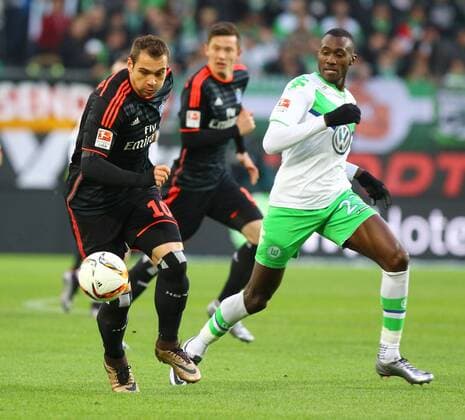 Wolfsburg Pierre-Michel Lasogga ( 10, Hamburger SV), Josuha Guilavogui ( 23, VfL Wolfsburg), VfL Wolfsburg vs. Hamburger SV, Fussball, 1. Bundesliga, 12.12.2015, Copyright: Hundt xEibner-Pressefoto EP_mht
