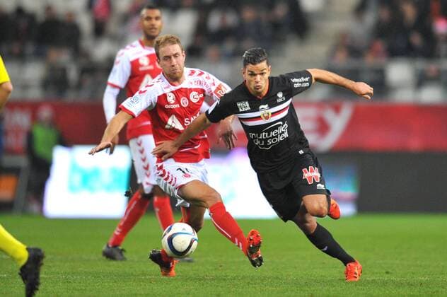HATEM BEN ARFA (Nizza) - Alexi PEUGET (rei) FOOTBALL : Stade Reims vs OGC Nizza - Ligue 1 - 12 12 2015 FEP Panoramic 
