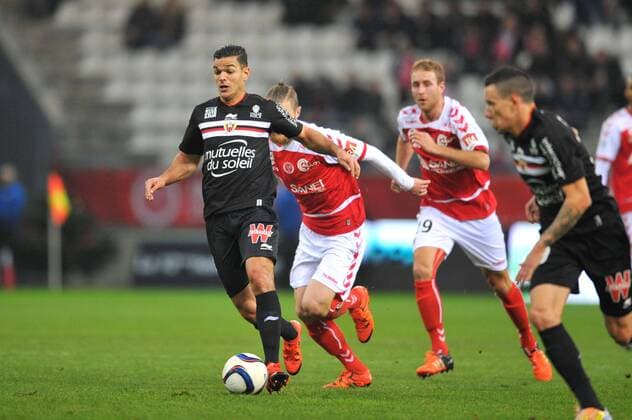 HATEM BEN ARFA (Nizza) FOOTBALL : Stade Reims vs OGC Nizza - Ligue 1 - 12 12 2015 FEP Panoramic 