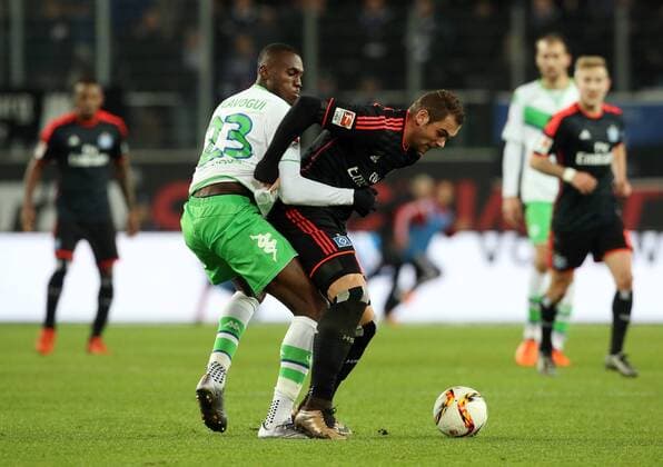 Josuha Guilavogui, Pierre Michel Lasogga Aktion Spielszene Zweikampf Fußball Fussball DFL erste 1.Bundesliga Herren Saison 2015 2016 12.12.2015 VfL Wolfsburg vs. Hamburger SV HSV