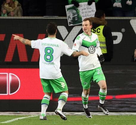 Vieirinha, Maximilian Arnold 1:1 Freude Emotion jubelnd Jubel nach 1:1 Fußball Fussball DFL erste 1.Bundesliga Herren Saison 2015 2016 12.12.2015 VfL Wolfsburg vs. Hamburger SV HSV