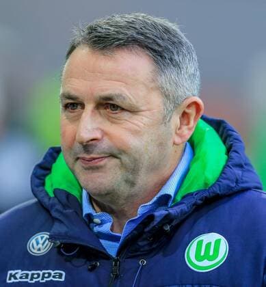 Deutschland, Wolfsburg , Volkswagen Arena, Fussball, 1. Bundesliga, Saison 2015 2016 , VFL Wolfsburg - Hamburger SV , Sportdirektor Klaus Allofs(Wolfsburg)