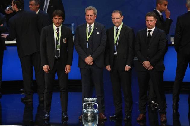 12.12.2015, xjfx, Fussball EM 2016 Auslosung Gruppen, emspor, v.l. Groupe E Antonio Conte (Italien) Nationaltrainer Italien, Teamcoach Italy, Erik HamrŽn (Schweden) Nationaltrainer Schweden, Teamcoach Sweden, Martin O Neill (Nordirland) Nationaltrainer Republik Irland, Teamcoach Republic of Ireland,Marc Wilmots (Belgien) nicht anwesend Nationaltrainer Belgien, Teamcoach Belgium