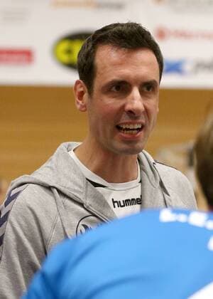 12.12.2015 - Volleyball - 2. Bundesliga Süd Männer - Saison 2015 2016 - SV Schwaig gg Leipzig - JüRa - Steffen Busse (Trainer, L.E. Volleys Leipzig) bei Auszeit