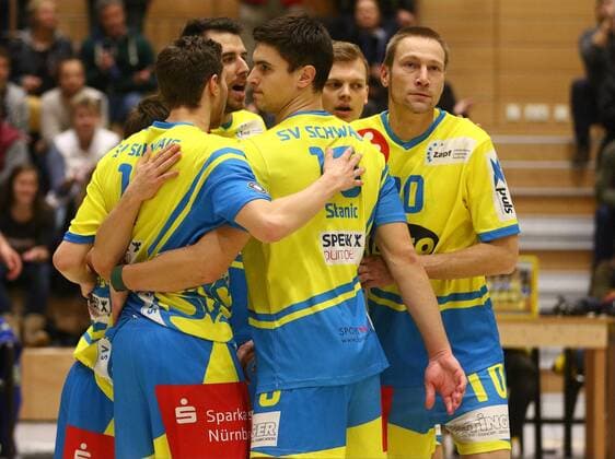 12.12.2015 - Volleyball - 2. Bundesliga Süd Männer - Saison 2015 2016 - SV Schwaig gg Leipzig - JüRa - Schwaig Jubel Freude