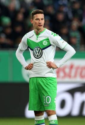 Julian Draxler Aktion Oberkoerper Oberkörper Fußball Fussball DFL erste 1.Bundesliga Herren Saison 2015 2016 12.12.2015 VfL Wolfsburg vs. Hamburger SV HSV
