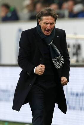 Trainer Bruno Labbadia Freude Emotion jubelnd Jubel nach 1:0 Fußball Fussball DFL erste 1.Bundesliga Herren Saison 2015 2016 12.12.2015 VfL Wolfsburg vs. Hamburger SV HSV