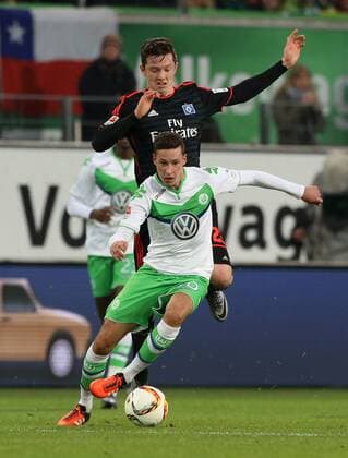 Julian Draxler, Nicolai Müller Aktion Spielszene Zweikampf Fußball Fussball DFL erste 1.Bundesliga Herren Saison 2015 2016 12.12.2015 VfL Wolfsburg vs. Hamburger SV HSV