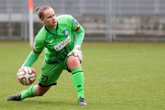 Friederike Abt (Torwart, Hoffenheim, 27) beim Abwurf, Freisteller, Einzelbild, Aktion, Action, Fussball, Allianz Frauen-Bundesliga, TSG 1899 Hoffenheim - FC Bayern München, xozx