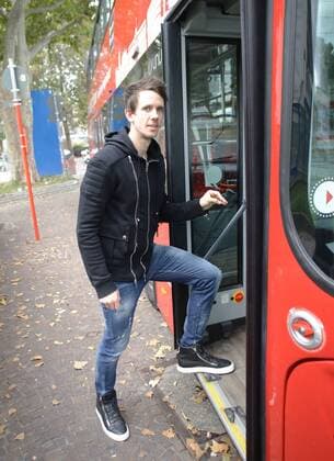 Stuttgart , Fußball VfB Stuttgart Robbie Kruse auf Stuttgart Tour mit dem Hop on Hop off Bus ,