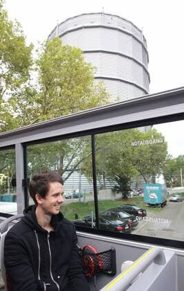 Stuttgart , Fußball VfB Stuttgart Robbie Kruse auf Stuttgart Tour mit dem Hop on Hop off Bus ,