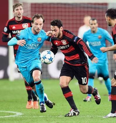 CALHANOGLU Hakan Team Bayer 04 Leverkusen mit RAKITIC Ivan UEFA Championsleague Spiel Gruppe E Bayer 04 Leverkusen FC Barcelona Barca 1 : 1 am 09.Dezember 2015 in Leverkusen 