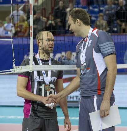 December 13, 2015. - Russia, Kaliningrad. - Russian Men s Volleyball Cup 2015. Final. VC Belogorye Belgorod vs VC Zenit-Kazan, 0:3. In picture: VC Zenit-Kazan player Aleksey Verbov and VC Belogorye Belgorod player Taras Khtey (from L to R). PhotoagencyxInterpress 