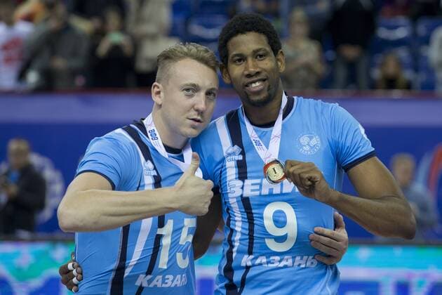 December 13, 2015. - Russia, Kaliningrad. - Russian Men s Volleyball Cup 2015. Final. VC Belogorye Belgorod vs VC Zenit-Kazan, 0:3. In picture: VC Zenit-Kazan players Aleksey Spiridonov and Wilfredo Leon (from L to R). PhotoagencyxInterpress 