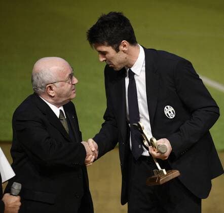 Mailand, 14.12.2015 - Preisverleihung - Fußball - Italien - Gran Gala del Calcio AIC 2015 - Gianluigi Buffon-Carlo Tavecchio 