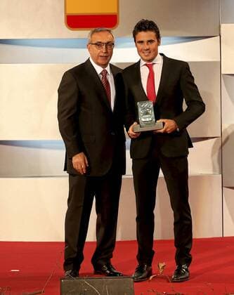 Preisverleihung des spanischen Olympischen Komitees: Alejandro Blanco, Javier Gomez Noya. X edition of the awards of the Spanish Olympic Commettee. In this picture, Alejandro Blanco and Javier Gomez Noya. xANGELxRIVEROx 