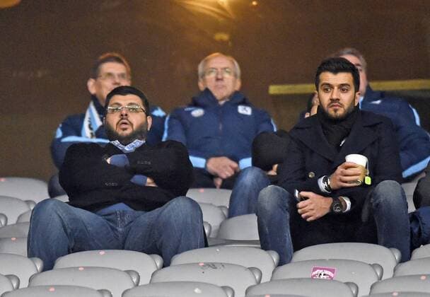 16.12.2015, Fussball DFB-Pokal 2015 2016, Achtelfinale, TSV 1860 München - VfL Bochum, in der Allianz-Arena in München. Aufsichtsratsvorsitzender Hasan Ismaik (li, TSV 1860 München) als Zuschauer auf der Tribüne bei der Vereinsführung. 