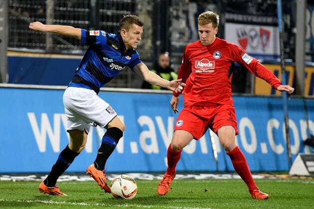 18.12.2015, xfux, Fussball 2.Bundesliga, FSV Frankfurt - Arminia Bielefeld, emspor v.l. Zlatko Dedic (FSV Frankfurt), Brian Behrendt (Arminia Bielefeld)