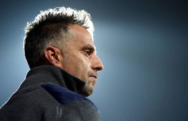 18.12.2015, xfux, Fussball 2.Bundesliga, FSV Frankfurt - Arminia Bielefeld, emspor v.l. Trainer Tomas Oral (FSV Frankfurt)