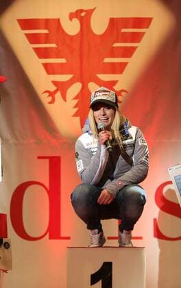 Bilder des Tages - Sport ALPINE SKIING - FIS WC Val D Isere VAL D ISERE,FRANCE,18.DEC.15 - ALPINE SKIING - FIS World Cup, alpine combined, downhill slalom, ladies, award ceremony. Image shows Lara Gut (SUI). GEPAxpictures xAndreasxPranter