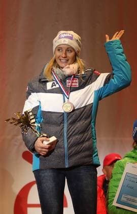 ALPINE SKIING - FIS WC Val D Isere VAL D ISERE,FRANCE,18.DEC.15 - ALPINE SKIING - FIS World Cup, alpine combined, downhill slalom, ladies, award ceremony. Image shows Michaela Kirchgasser (AUT). Keywords: medal. GEPAxpictures xAndreasxPranter