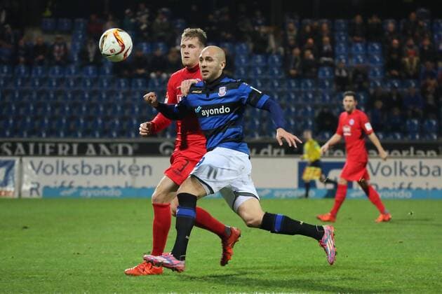 Dani Schahin (FSV) gegen Brian Behrendt (Arminia) - FSV Frankfurt vs. Arminia Bielefeld, Frankfurter Volksbank Stadion