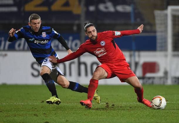 18.12.2015, xjhx, Fussball 2.Bundesliga, FSV Frankfurt - Arminia Bielefeld, emspor v.l. Alexander Huber (FSV Frankfurt), David Ulm (Arminia Bielefeld)