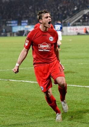18.12.2015, xfux, Fussball 2.Bundesliga, FSV Frankfurt - Arminia Bielefeld, emspor v.l. Tom Schuetz (Arminia Bielefeld) Torjubel, Goal celebration, celebrate the goal zum 1:2