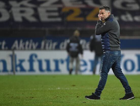 18.12.2015, xjhx, Fussball 2.Bundesliga, FSV Frankfurt - Arminia Bielefeld, emspor v.l. Trainer Thomas Oral (FSV Frankfurt) enttaeuscht, enttaeuscht schauend, dissapointed