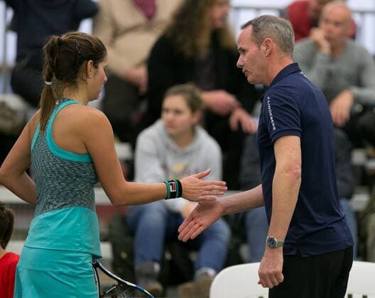 Julia Goerges (GER) und Trainer Michael Geserer klatschen ab, Deutsche Meisterschaft in Biberach an der Riß, 44. Deutschen Hallenmeisterschaften 2015 Tennis - Deutsche Meisterschaft 2015 - Deutsche Meisterschaft - - Biberach an der Riss - Baden-Wuerttemberg - Germany