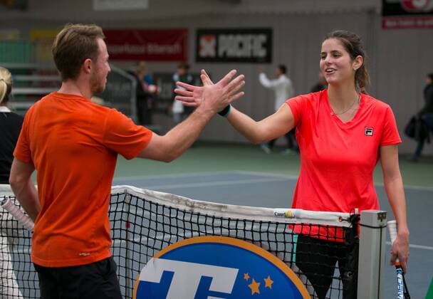Julia Goerges (GER) und Jeremy Jahn nach dem Training am Netz, Deutsche Meisterschaft in Biberach an der Riß, 44. Deutschen Hallenmeisterschaften 2015 Tennis - Deutsche Meisterschaft 2015 - Deutsche Meisterschaft - - Biberach an der Riss - Baden-Wuerttemberg - Germany