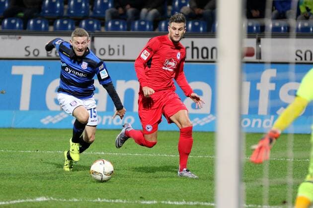 18.12.2015 Frankfurt am Main, Frankfurter Volksbank Stadion 2. Bundesliga Herren, Saison 2015 2016 FSV Frankfurt gegen Arminia Bielefeld Alexander Huber (FSV Frankfurt)