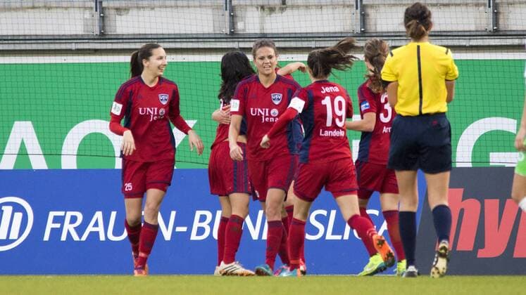 Fußball, Allianz Frauen Bundesliga, VfL Wolfsburg - FF USV Jena; Jubel, Torjubel, Freude, Emotion, Torerfolg, Aktion, action, goal, goal celebration, celebrates Jena. xtgx