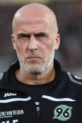 Fussball 1. Bundesliga 17. Spieltag Hannover 96 - Bayern München am 19.12.2015 in der HDI Arena in Hannover Michael Frontzeck ( Trainer Hannover ) xPBJPGx