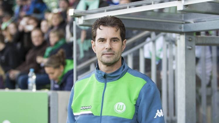 Fußball, Allianz Frauen Bundesliga, VfL Wolfsburg - FF USV Jena; Cheftrainer Ralf Kellermann (Wolfsburg) Porträt, Portrait, Einzelbild. xtgx