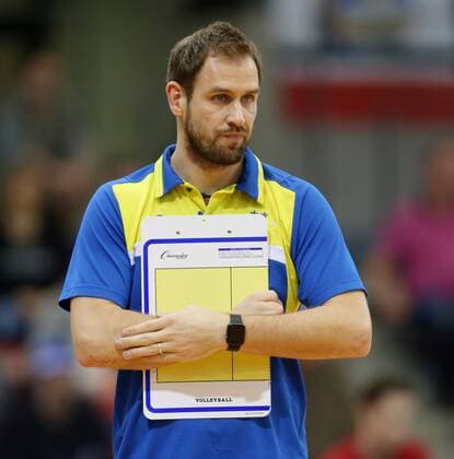Stuttgart Volleyball Allianz MTV Stuttgart vs. Schweriner SC, Trainer Felix Koslowski (Schwerin)