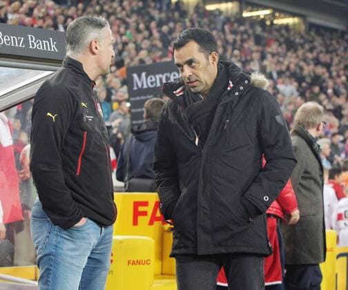 Stuttgart Links Trainer Juergen Kramny ( VfB Stuttgart ) rechts Vorstand Robin Dutt ( VfB Stuttgart ), VfB Stuttgart vs. VfL Wolfsburg, Fussball, 1.Bundesliga, 19.12.2015, Copyright: Langerx xEibner-Pressefoto EP_HLR