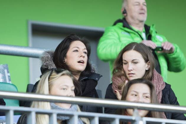 Fußball, Allianz Frauen Bundesliga, VfL Wolfsburg - FF USV Jena; Nadine Keßler (Kessler, Wolfsburg; FIFA Weltfußballerin, 13) auf der Tribüne. xtgx