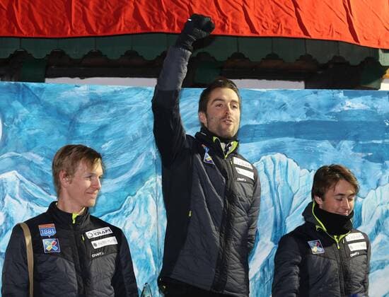 Nordische Kombination, Weltcup in Ramsau, Siegerehrung NORDIC COMBINED - FIS WC Ramsau RAMSAU AM DACHSTEIN,AUSTRIA,19.DEC.15 - NORDIC SKIING, NORDIC COMBINED - FIS World Cup, normal hill 10km Gundersen, men, award ceremony. Image shows the rejoicing of Magnus Krog, Magnus Moan and Jarl Magnus Riiber (NOR). GEPAxpictures xThomasxBachun